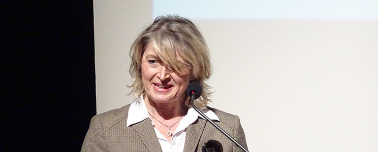 Diana E. Raedler bei der Preisverleihung des Zivilcourgepreises 2014